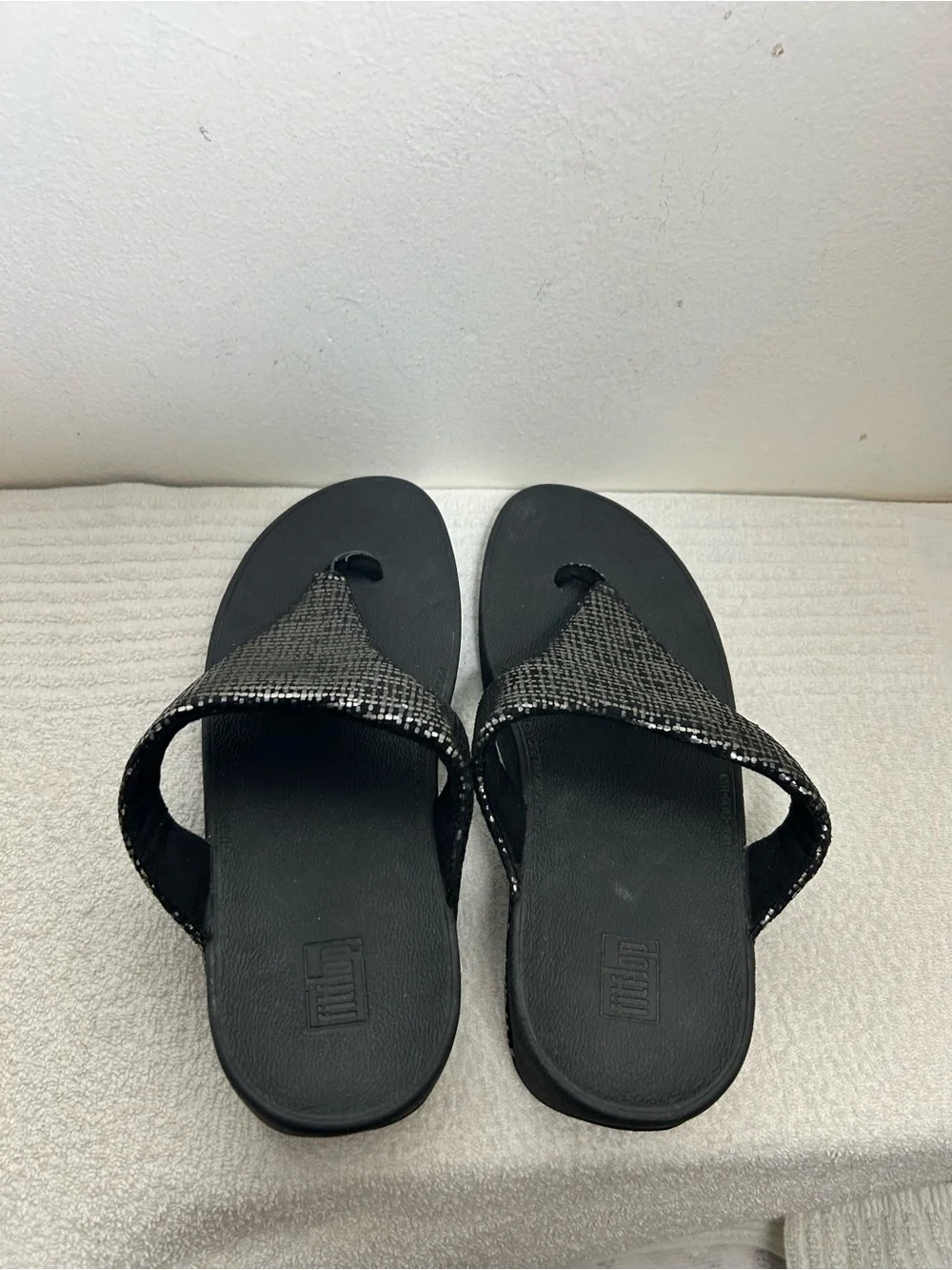 Fitflop Black Sparkle Toe-Post Sandals Sz 8